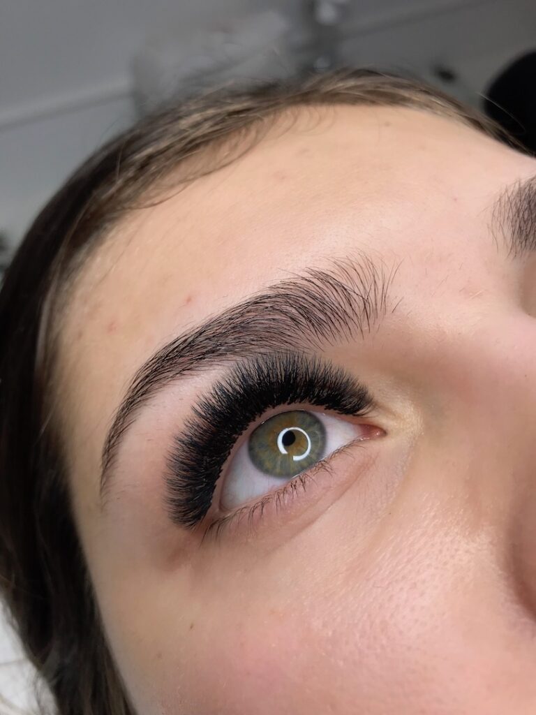 Megavolume 10 - 15D przedłużanie rzęs