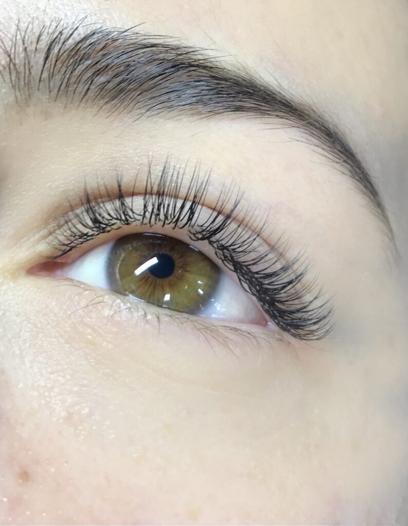 Rzęsy 1:1 zabieg